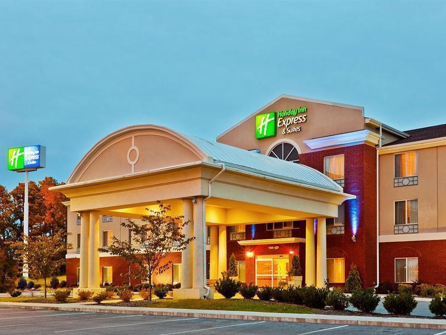 Holiday Inn Express Hotel & Suites Dickson, An Ihg Hotel Exterior photo