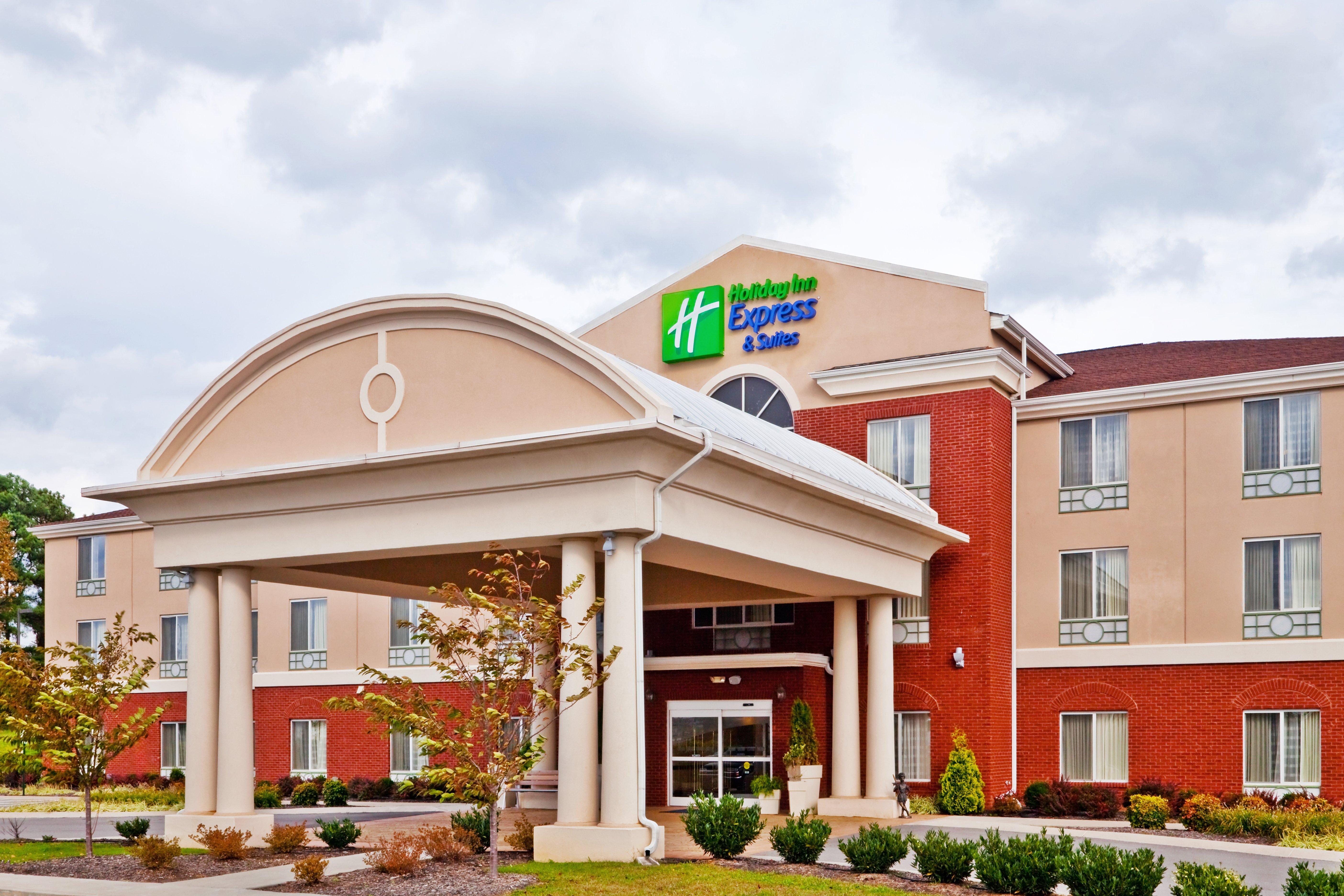 Holiday Inn Express Hotel & Suites Dickson, An Ihg Hotel Exterior photo